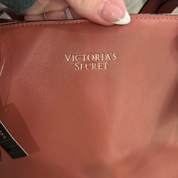 NWT Victoria’s Secret Two-Tone Tote Bag - Picture 2 of 4